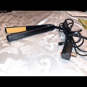 Chi Global Beauty Flat Iron